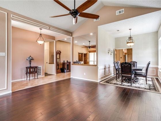 Building Photo - 1405 Ridgemoor Ln