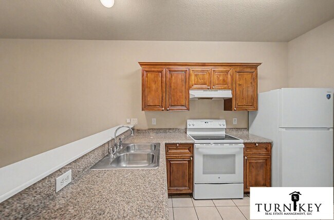 Building Photo - 3124-3126 Cherry Ln