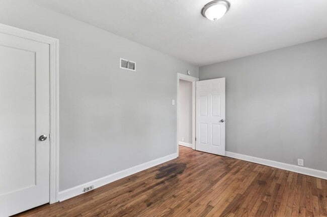 Building Photo - 5613 Jennings Station Rd