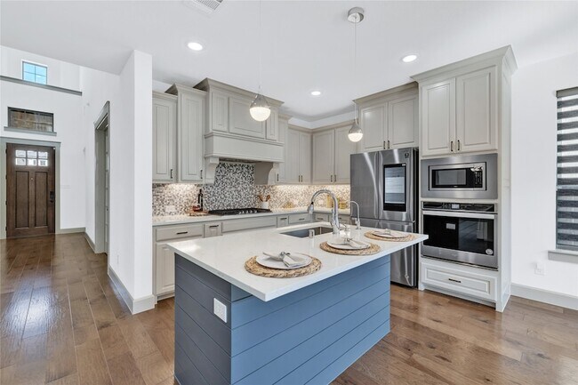 Building Photo - 9694 Brackenfield Ln