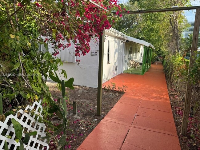 Building Photo - 2023 Taylor St