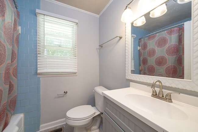 Building Photo - Charming 3 Bed, 1 Bath near Downtown Raleigh