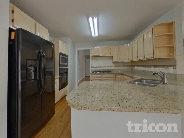 Building Photo - 3465 Canon Creek Dr