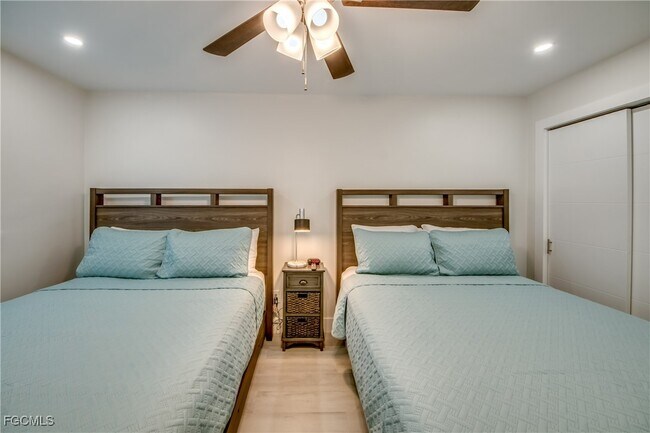 Building Photo - 5325 Mikado Ct