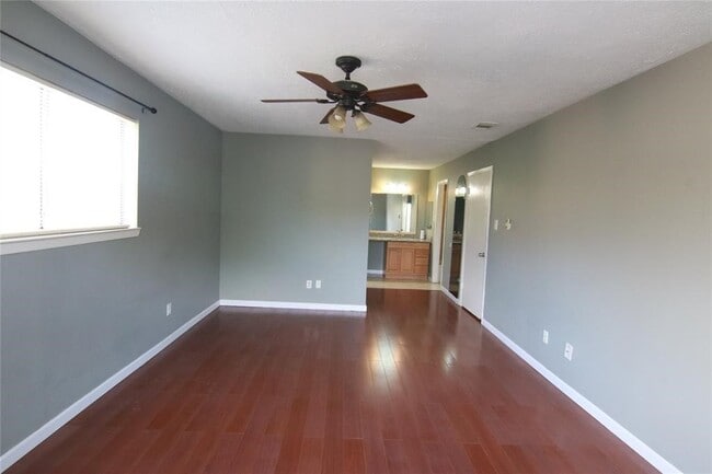 Building Photo - 10555 Turtlewood Ct