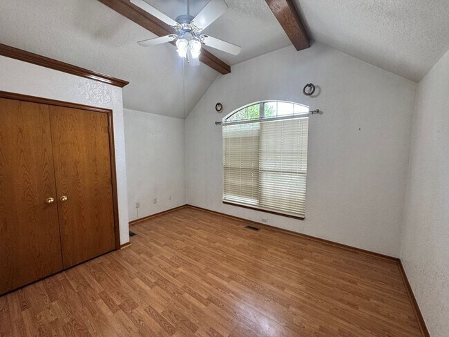 Building Photo - 4-bedroom 2 bath home in Kingsbrook, lots of storage, 2 dining areas and stand-up storm shelter! ...