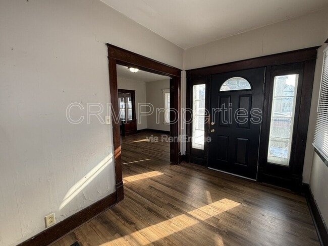 Building Photo - 310 N Lindsay St