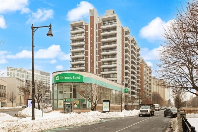 Building Photo - 566 Commonwealth Ave