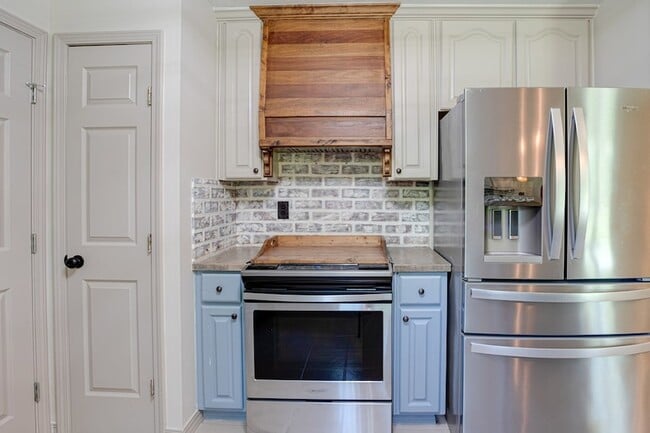 Building Photo - 12525 Indian Springs Rd