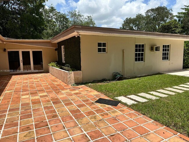 Building Photo - 8755 SW 96th St