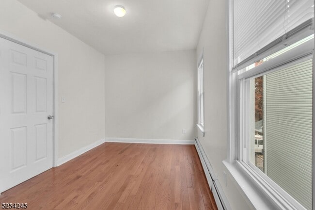 Building Photo - 66 N 15th St