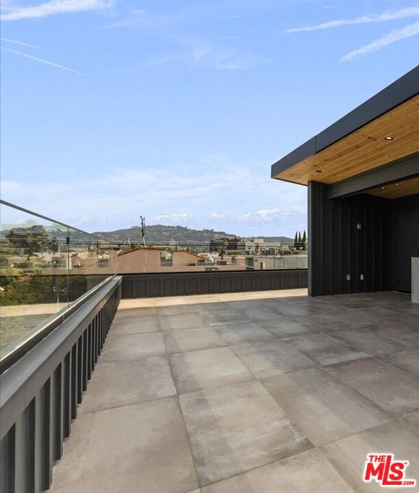 Building Photo - 4825 Satsuma Ave