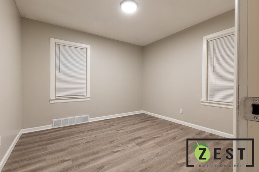 Building Photo - Fully Updated Bungalow near Henry Ford Hig...
