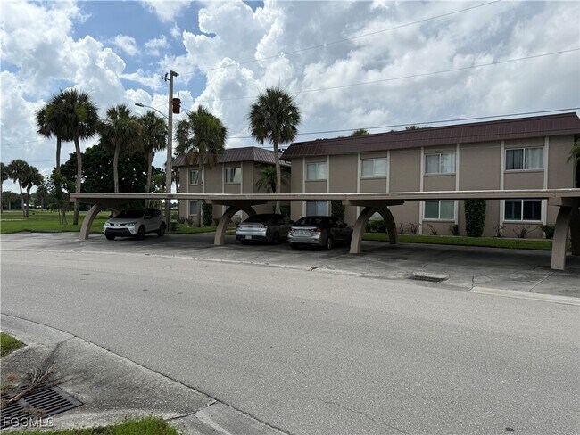 Primary Photo - 1699 Golf Club Dr