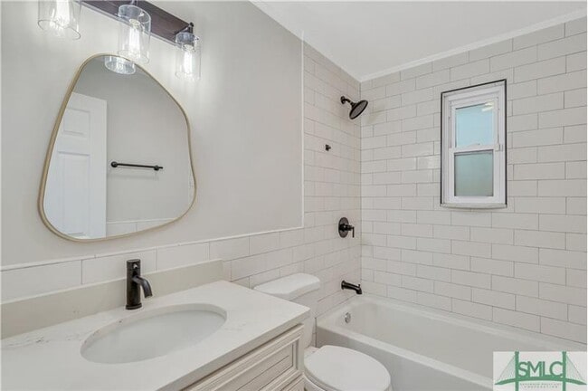 Building Photo - 206 Seminole St