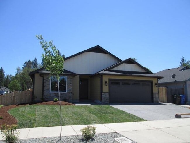 Primary Photo - 3BED2BATH - YARD, GARAGE, LAUNDRY HOOKUPS