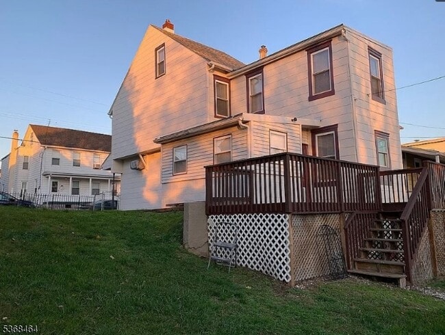 Building Photo - 258 Chambers St