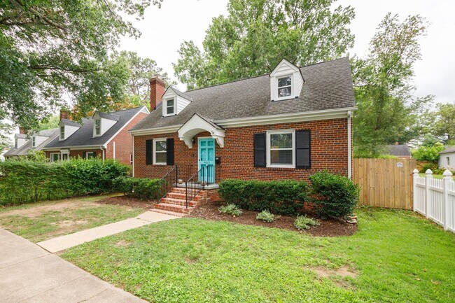 Building Photo - Beautiful 4 Bedroom Home off Of Cutshaw Ave! ***Available Early August 2026***