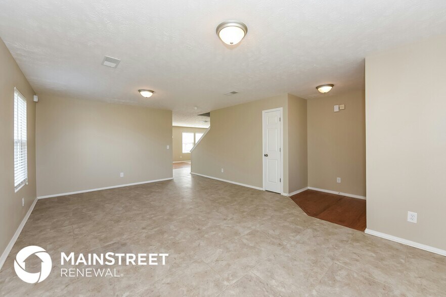 Building Photo - 2856 Park Knoll Dr