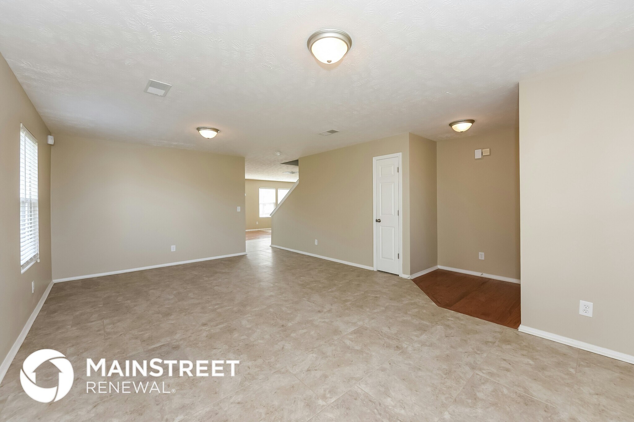 Building Photo - 2856 Park Knoll Dr