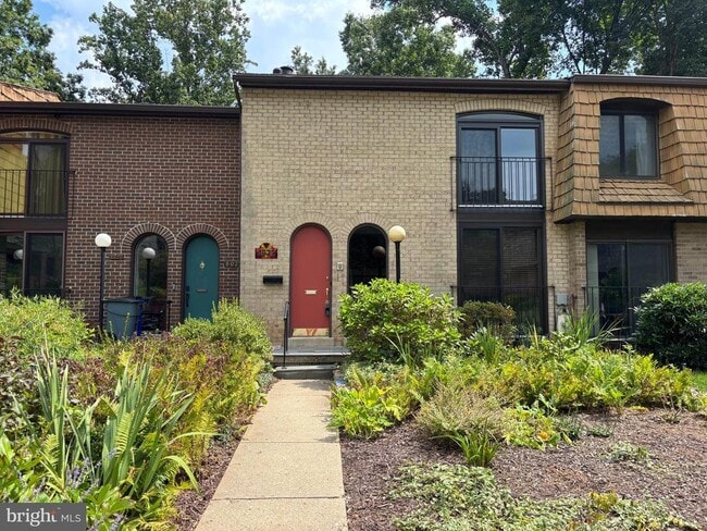Building Photo - 8022 Inverness Ridge Rd