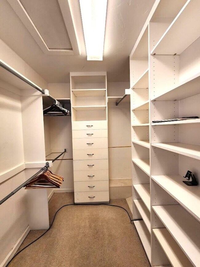 Building Photo - 3 Bed 2.5 Bath Plus ADU in Gatewood Add NW OKC