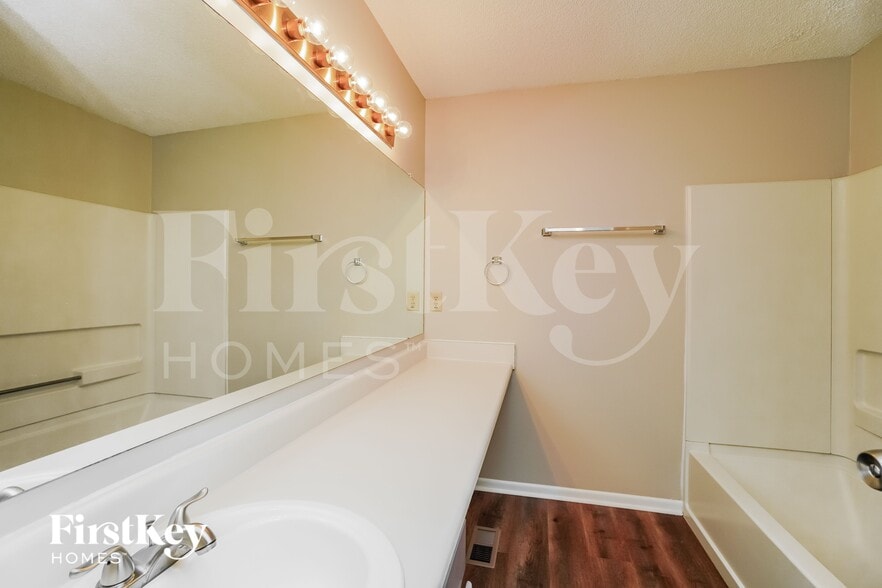 Building Photo - 3025 Casper Ave