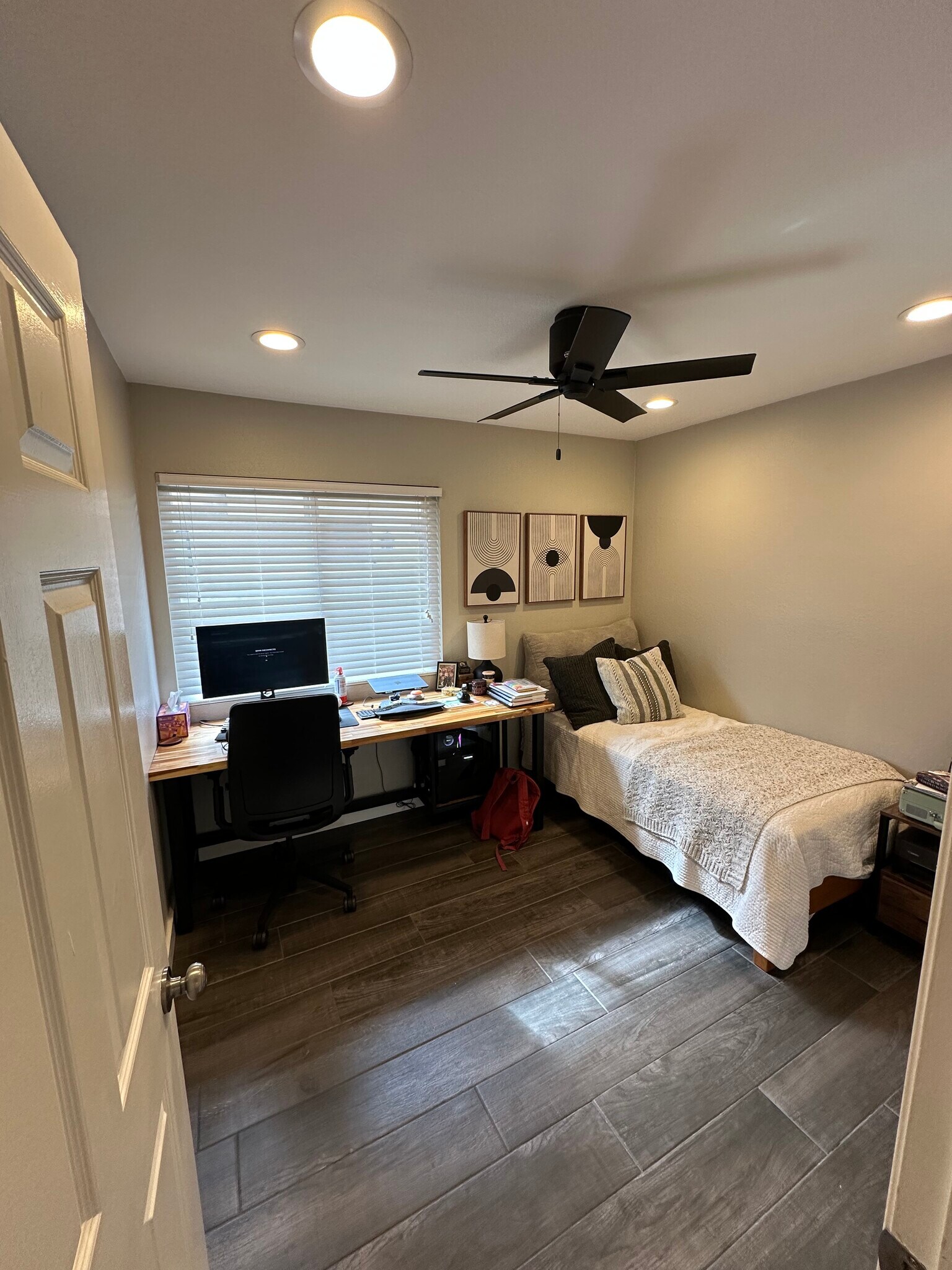 Building Photo - 12411 Silkleaf Ave