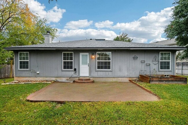 Building Photo - 16800 Bailey Jean Dr