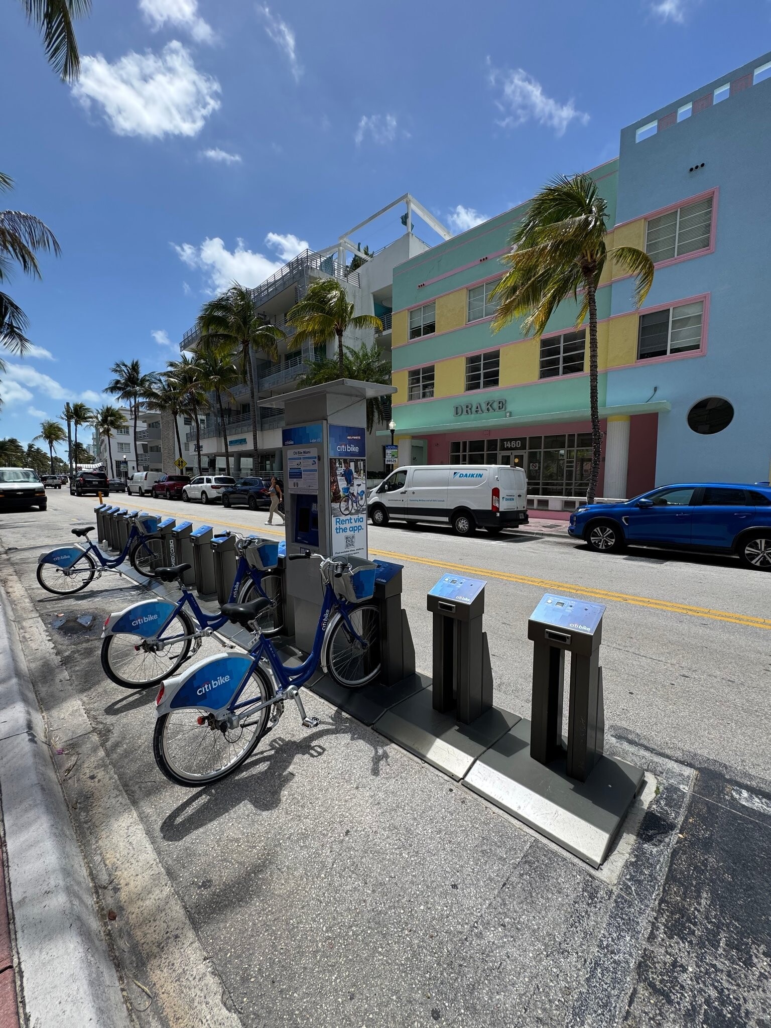 Building Photo - 1460 Ocean Dr