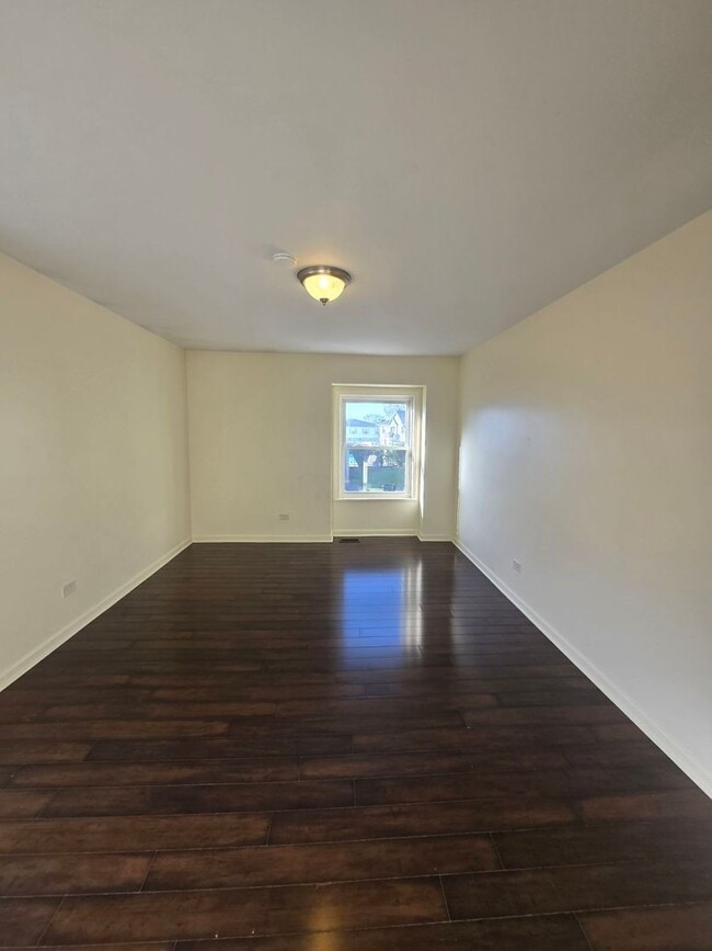 Building Photo - 2120 N Ginger Creek Cir
