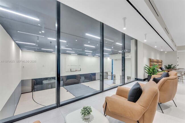 Building Photo - 225 N Miami Ave