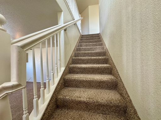 Building Photo - 3 Bedroom Home With Plenty of Space! Avail...