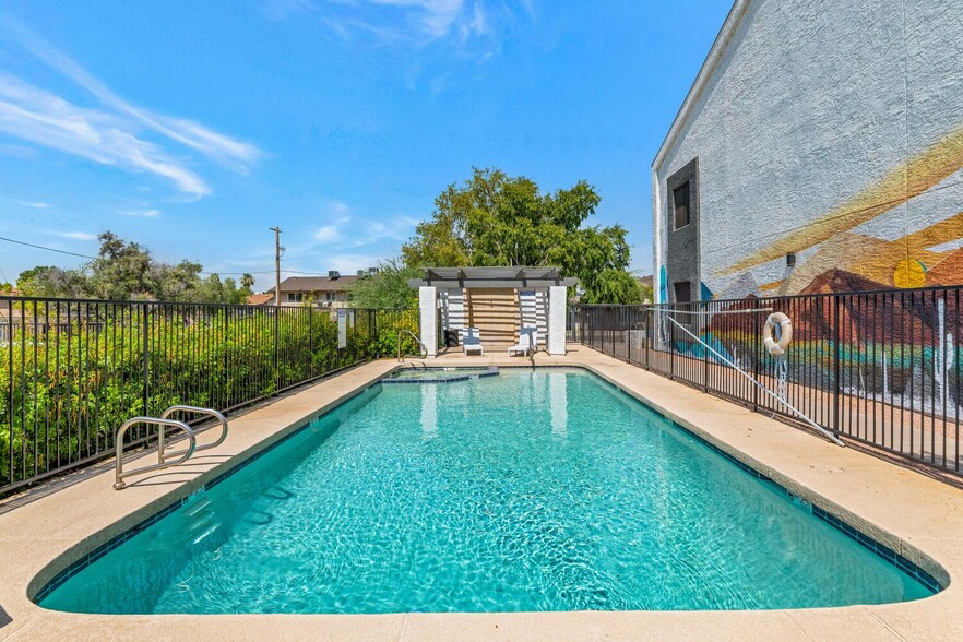 Relaxing Pool - 1221 N 85th Pl