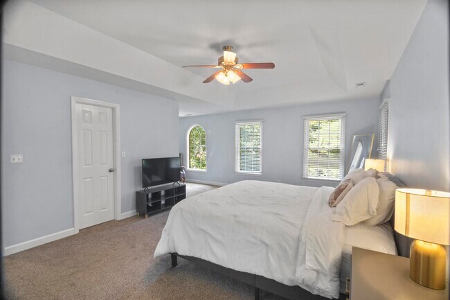 Building Photo - 126 Hemlock Dr