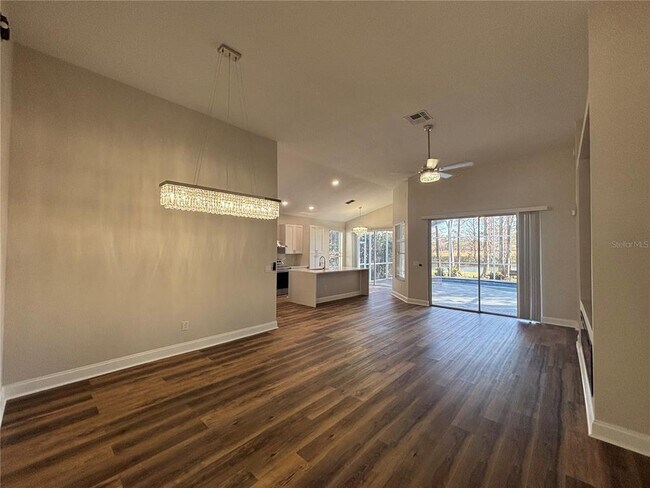 Building Photo - 2679 Runyon Cir