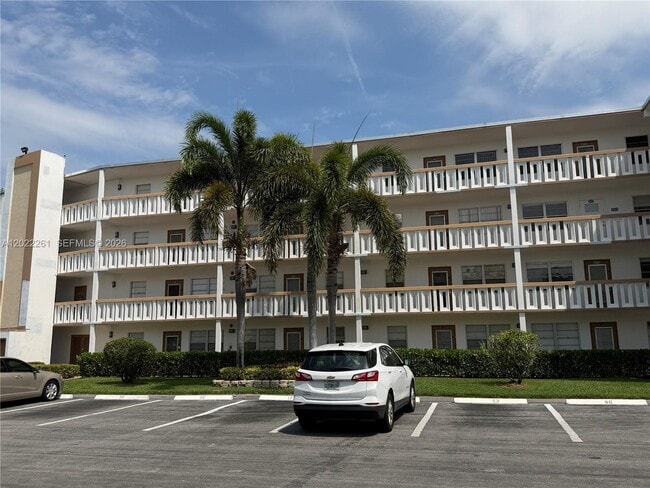 Building Photo - 4043 Cornwall C