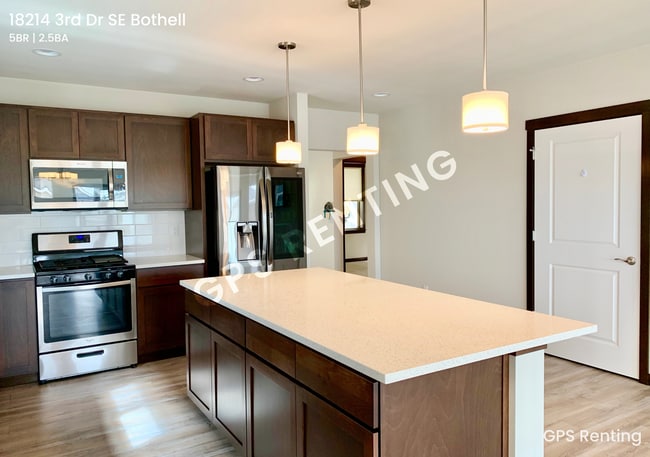 Building Photo - 18214 3rd Dr SE