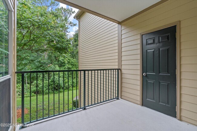 Building Photo - 7800 Point Meadows Dr