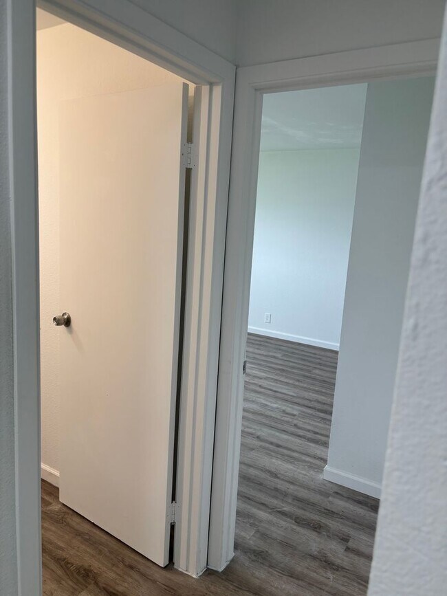 Building Photo - OAHU9366 - Keep all tenants MTM - Owner ma...