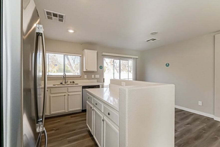 Building Photo - 5954 Sleepy Fawn Dr