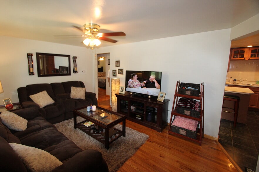 Living Room - 3441 Brighton Rd