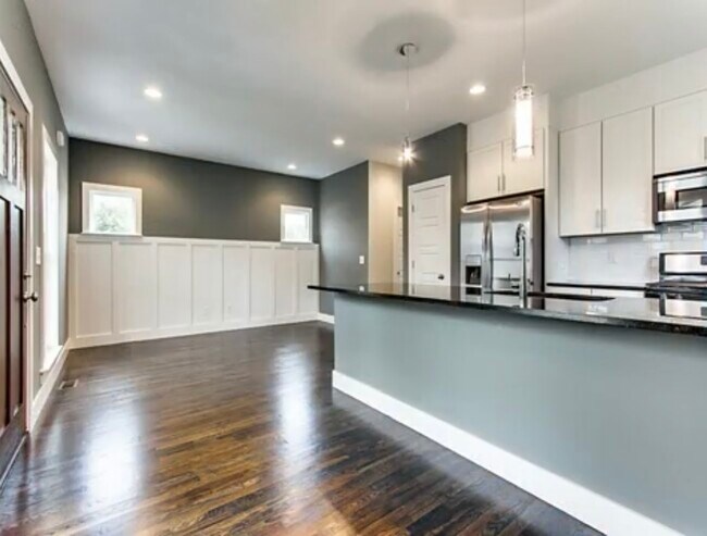 Building Photo - 2003 9th Ave N