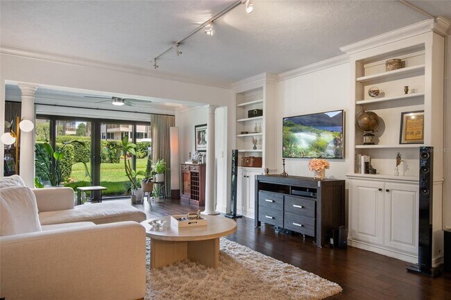 Building Photo - 104 S Interlachen Ave
