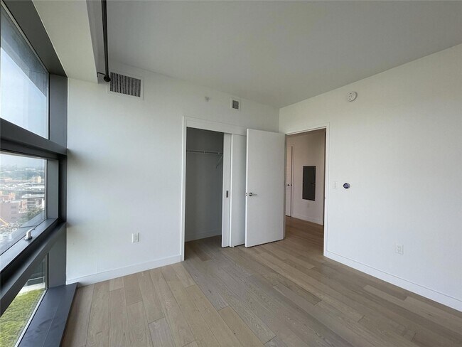 Building Photo - 13101 40th Rd