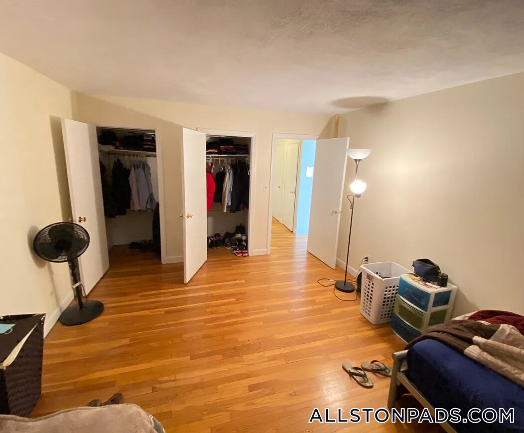 Building Photo - 75 Gardner St