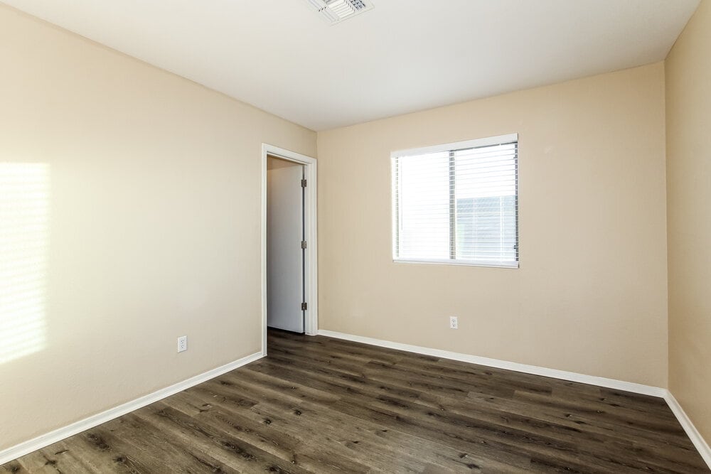 Building Photo - 17423 W Watson Ln