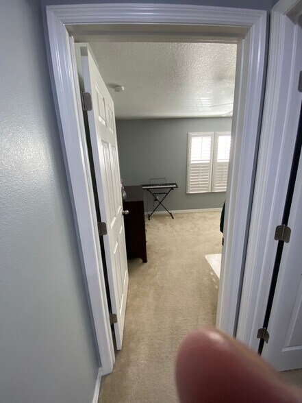 Building Photo - 490 Michigan Estates Cir