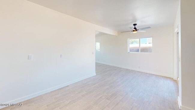 Building Photo - 1410 N Desmond Ave