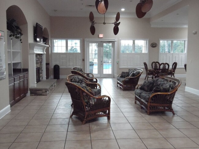 Building Photo - Very nice 3/2 at Southside and JTB